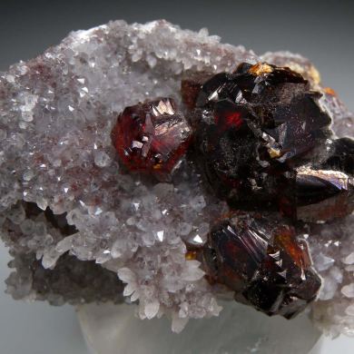 Sphalerite on Quartz