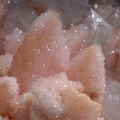Quartz on Rhodochrosite on Calcite 