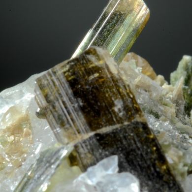 Epidote/ Clinozoisite on Calcite
