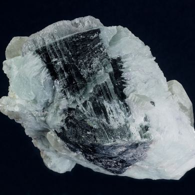 Albite ( v. Cleavlandite ) with Elbaite, Quartz and Lepidolite