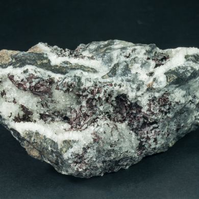 Kermesite with Quartz, Chalcopyrite and Stibnite