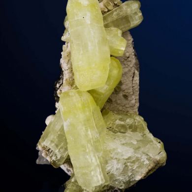 Ettringite on Oyelite With Hausmannite