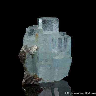 Aquamarine with Muscovite