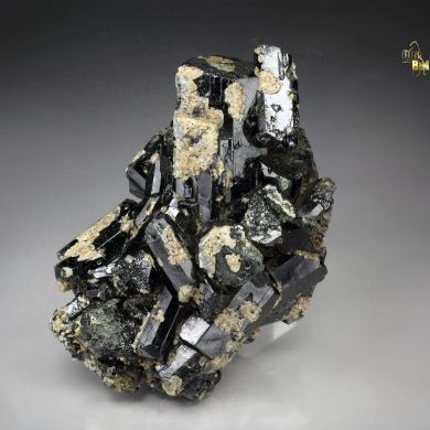 AUGITE, QUARTZ pseudomorph