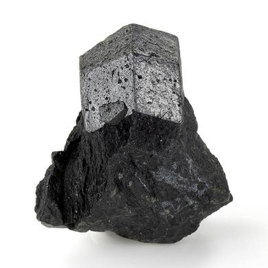 Chamosite after Almandine