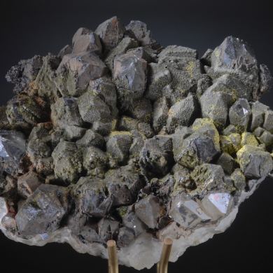 Duftite on Quartz 