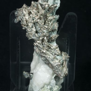 Allargentum after Dyscrasite on Calcite