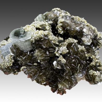 Fluorapatite, muscovite PANASQUEIRA