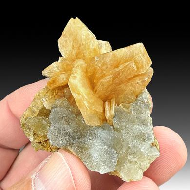 Stellerite with Quartz