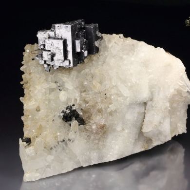 skeletal GALENA, QUARTZ