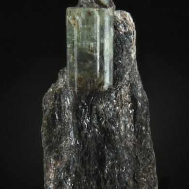 Beryl var. Emerald in Schist