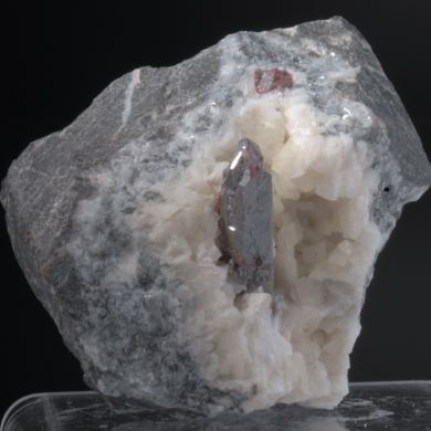 Cinnabar- twinned elongated crystal
