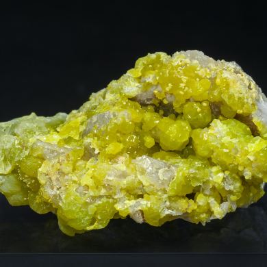 Pyromorphite (variety As-bearing pyromorphite), Quartz