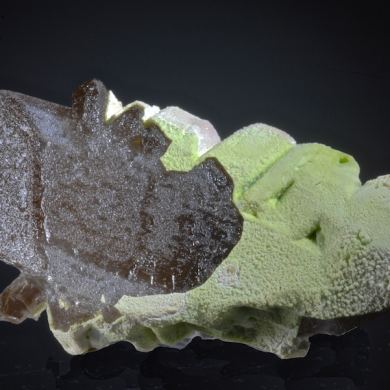 Hydroxylpyromorphite on Cerussite