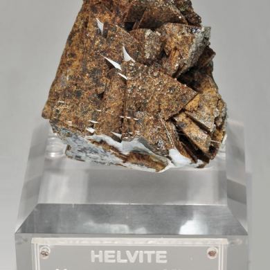 Helvine with Quartz