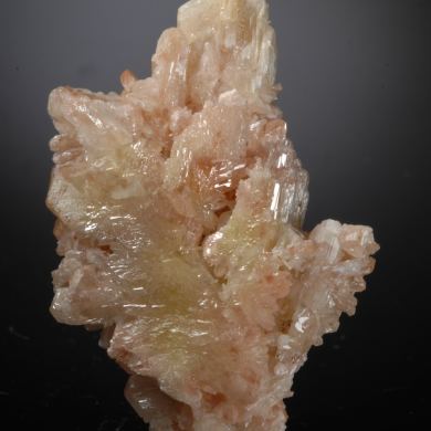 Cerussite- Chromian, reticulated twins