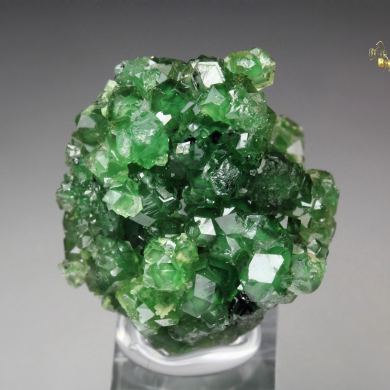 gem GARNET var. GROSSULAR var. CHROMIAN, CHROMITE