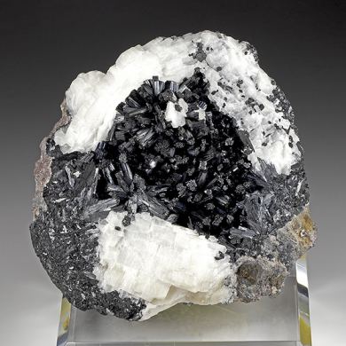 Manganite with Barite