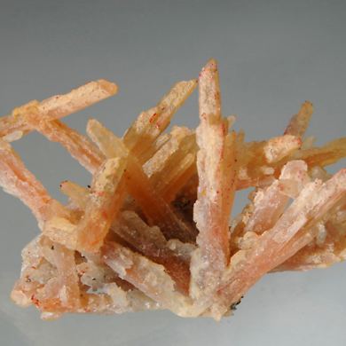 Quartz (red - acicular)
