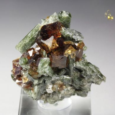 gem GARNET var. GROSSULAR, DIOPSIDE