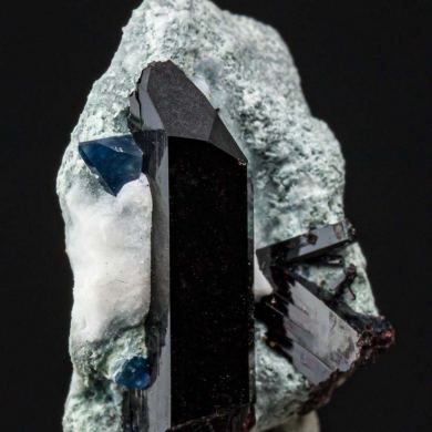 Neptunite with Benitoite