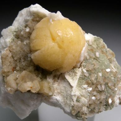 Stilbite with Huelandite