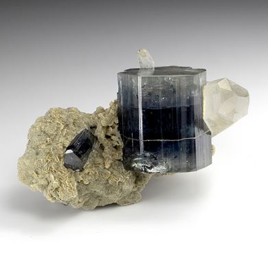 Fluorapatite with Siderite, Quartz, Arsenopyrite