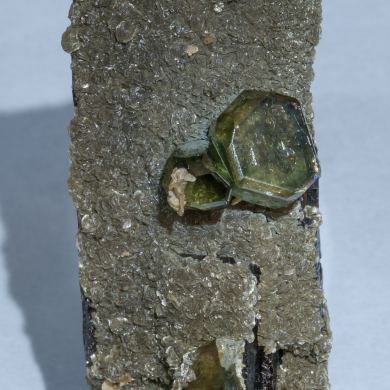 Fluorapatite with Ferberite, Siderite and Muscovite