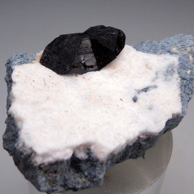 Neptunite (twin)