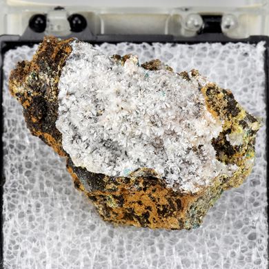 Hemimorphite with Mimetite, Rosasite, Goethite