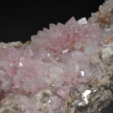 Rose Quartz well crystallized with Eosphorite