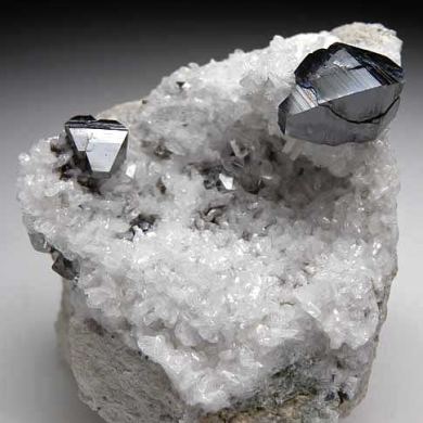 Anatase on Albite with Quartz