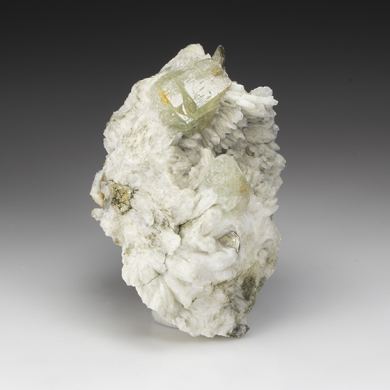 Fluorapatite with Muscovite, Albite