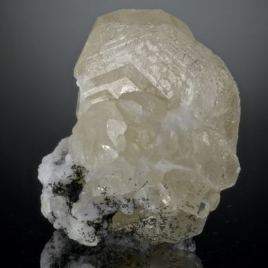 Apatite on Albite with Clinochlore