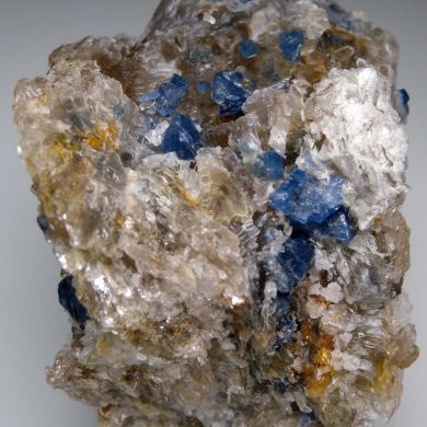 Spinel on/in Phlogopite