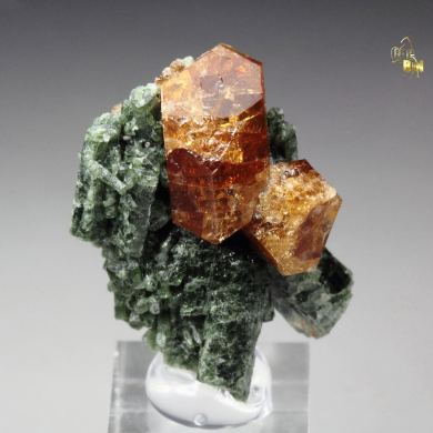 GARNET var. GROSSULAR, DIOPSIDE