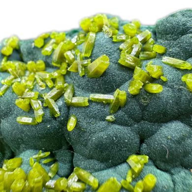 Pyromorphite, malachite