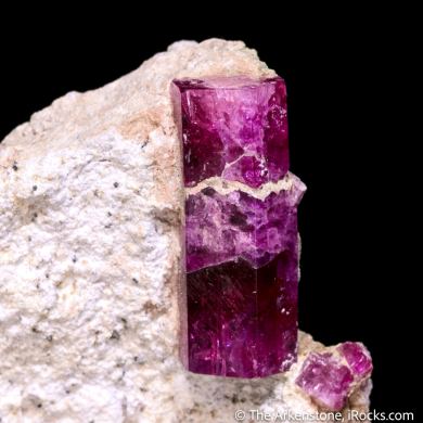 Beryl var. Red Beryl 
