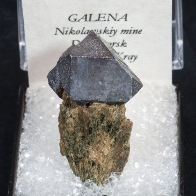 Galena with Hedenbergite