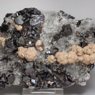 Sphalerite with Rhodochrosite, Quartz and Pyrite