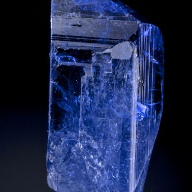 Zoisite var. Tanzanite - gem crystal