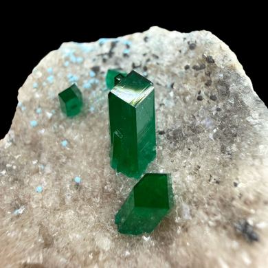 Dioptase, calcite