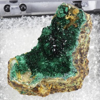 Brochantite with Quartz