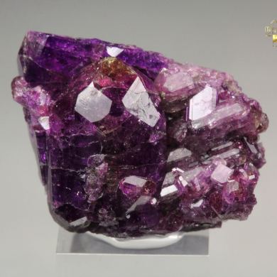 VESUVIANITE var. MANGANOAN