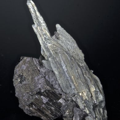 Bismuthinite with Ferberite and Fluorite, Cosalite etc.