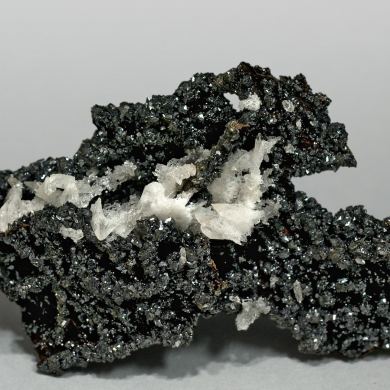 Descloizite with Calcite