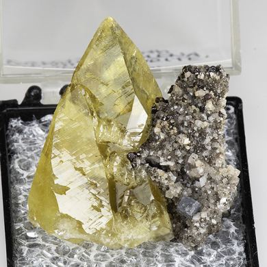 Calcite with Dolomite, Galena, Chalcopyrite
