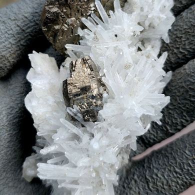 Pyrrhotite on Quartz