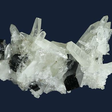 Hubnerite on Quartz