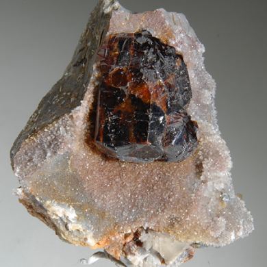 Sphalerite on Quartz with Calcite